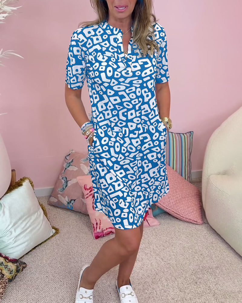 Zavando - Bedrucktes Kleid mit V-Ausschnitt und Taschen