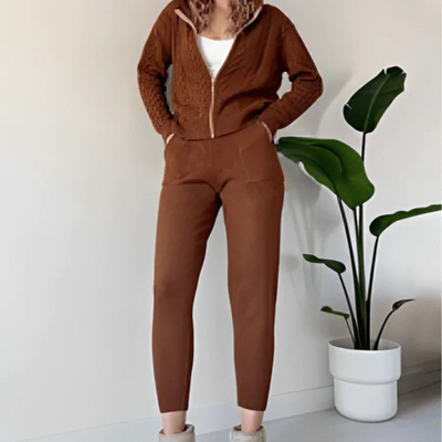 Zweiteiliges Set Aus Oberteil Mit Reißverschluss Und Kurzer Hose Für Damen | Kapuze