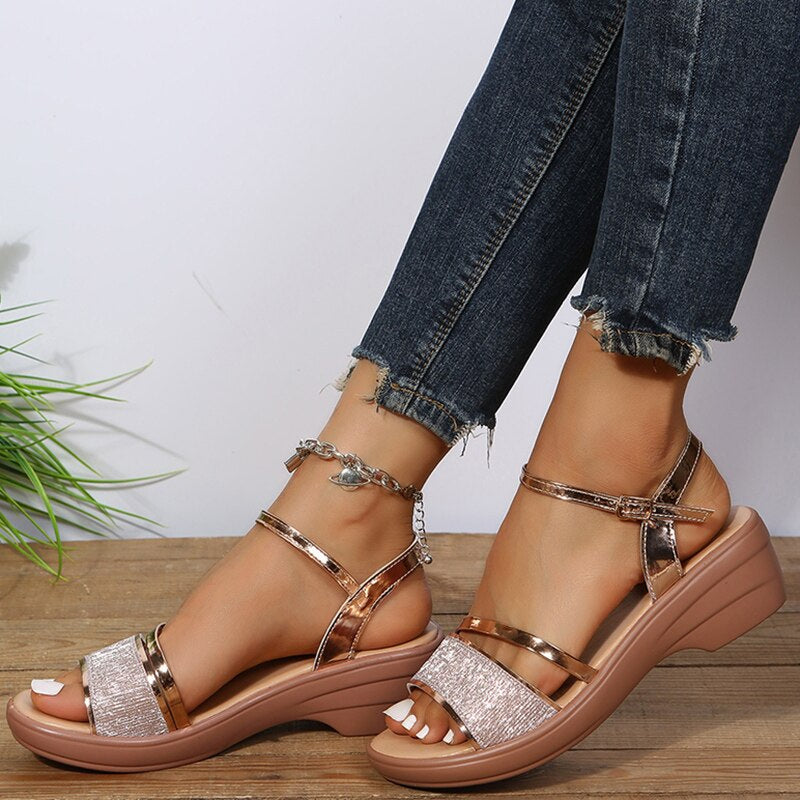 Zavando – Neue orthopädische Sandalen im römischen Stil