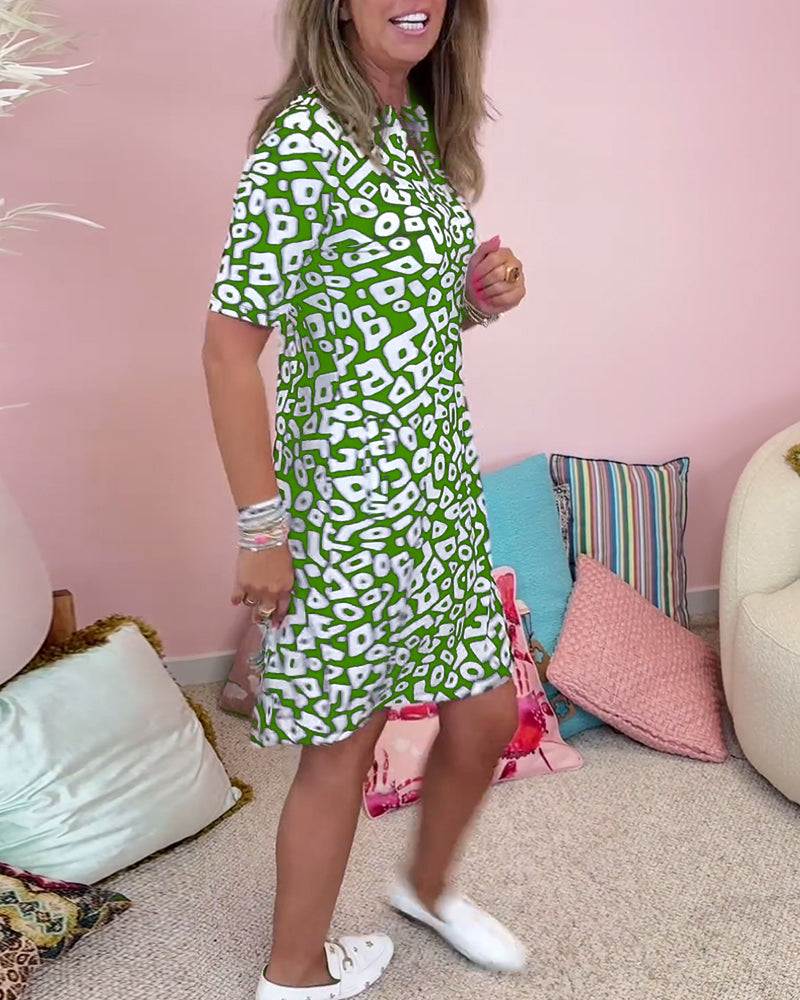 Zavando - Bedrucktes Kleid mit V-Ausschnitt und Taschen