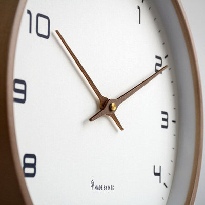 Holzwanduhr "Skandinavische Einfachheit"