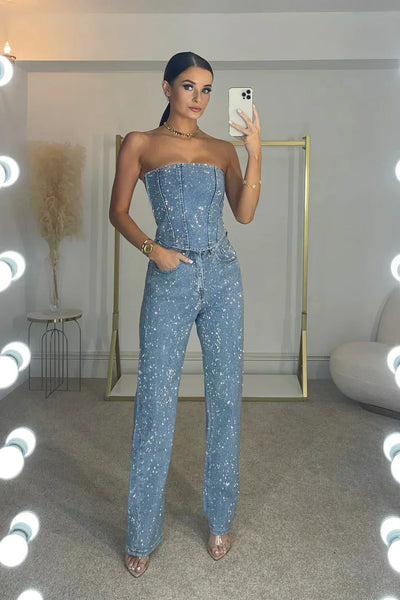 Zavando-der-Schulter-Jumpsuit – Glamouröses Erscheinungsbild mit funkelndem Stoff