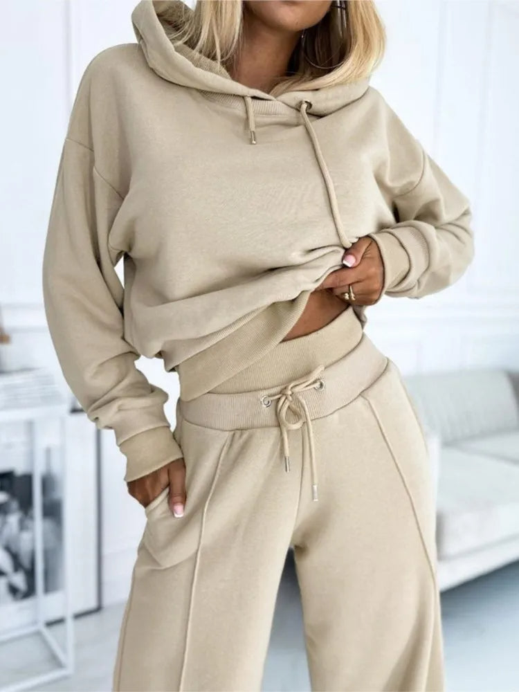 Set Aus Kapuzenoberteil Und Hose Mit Weitem Bein Für Damen | Klassisch
