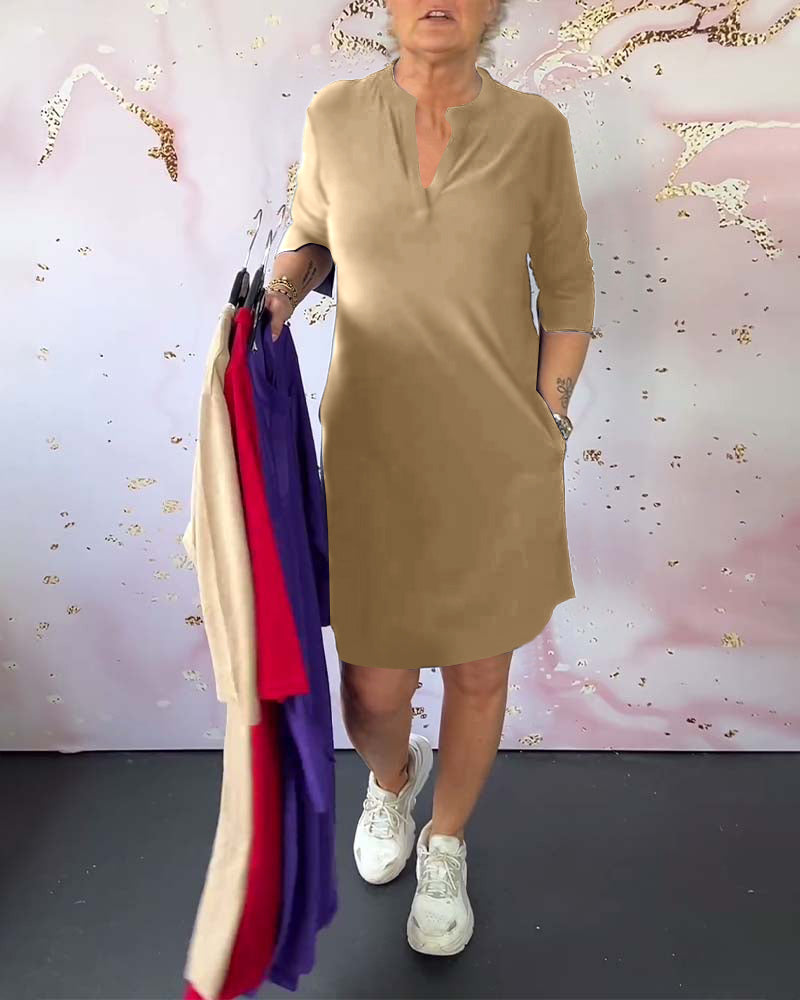 Zavando-Kleid mit einfarbigem V-Ausschnitt