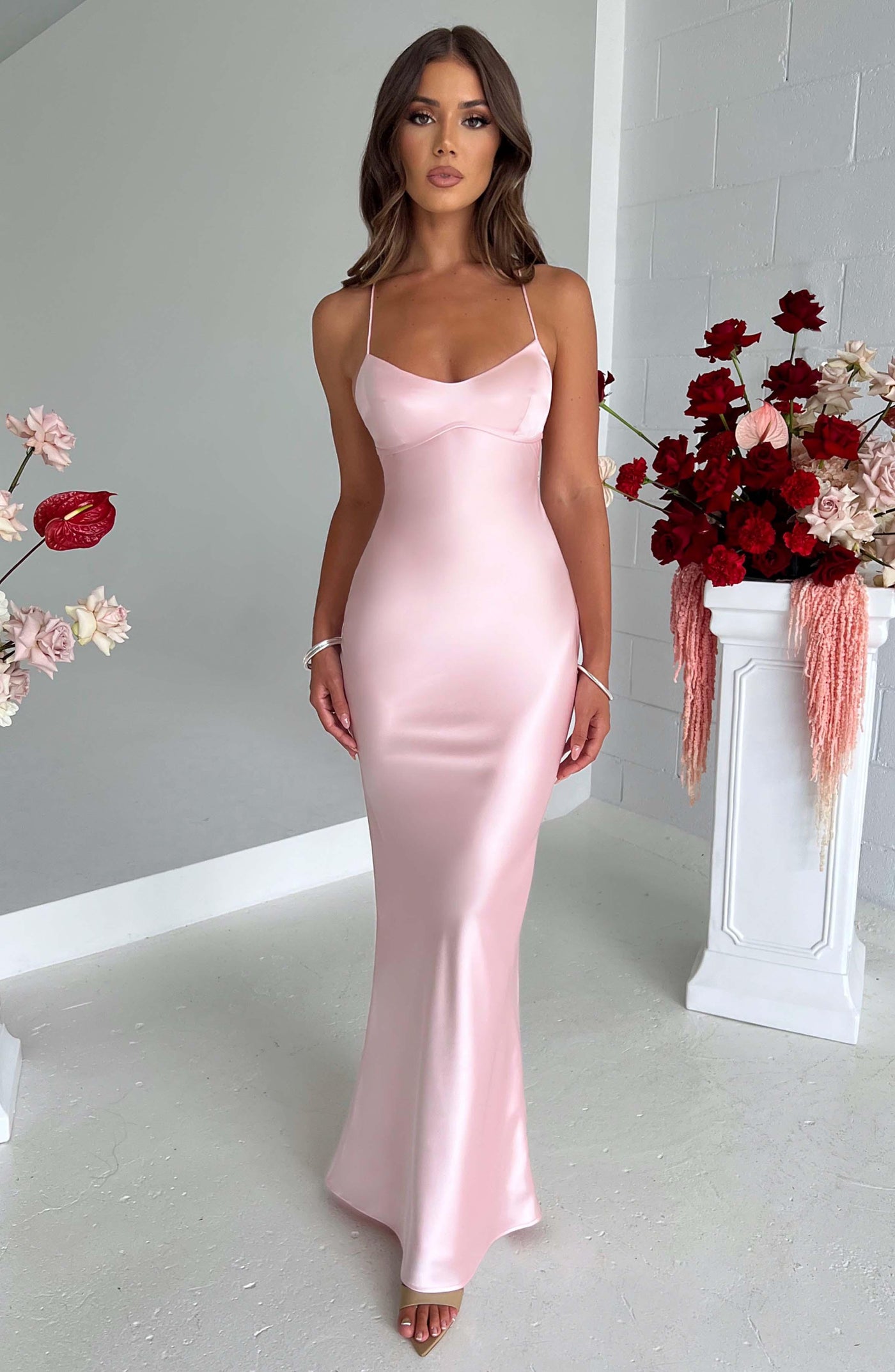 Zavando – Luxuriöses Blush-Farb Körperbetontes Maxi-Kleid mit tiefem Rücken und Schleifen-Trägern