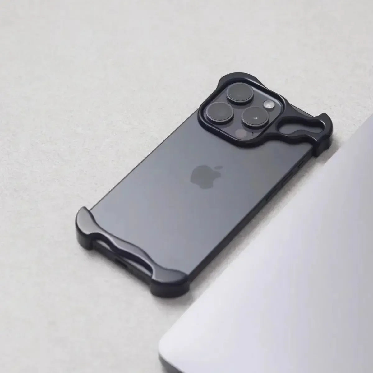 Luxuriöse rahmenlose Aluminiumlegierungs-Bumper-Handyhülle für iPhone 12-16 Pro Max und Pro Plus (Farben: Blau, Rot, Gun)