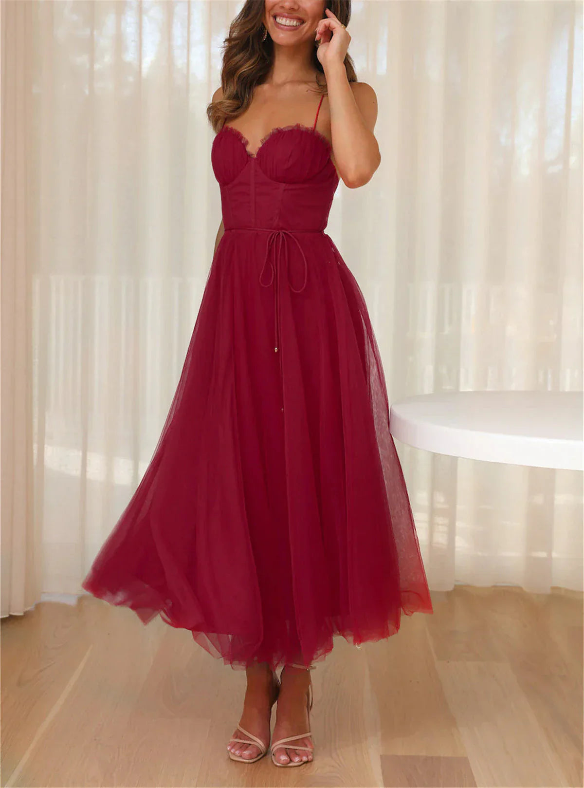 Zavando – Traumhaftes Kleid im Korsett-Stil