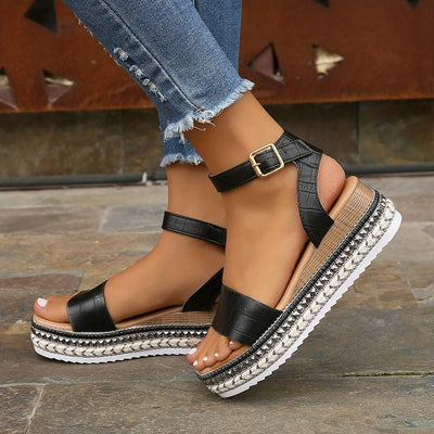 Zavando – Stylische und robuste Plateausandalen