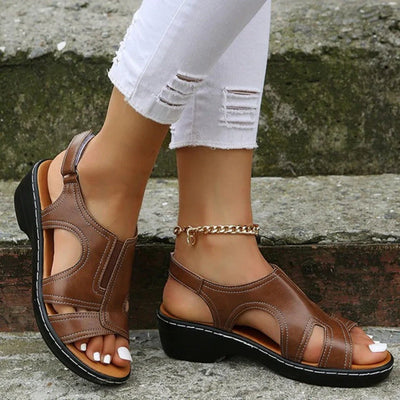 Zavando – Stilvolle Keilsandalen