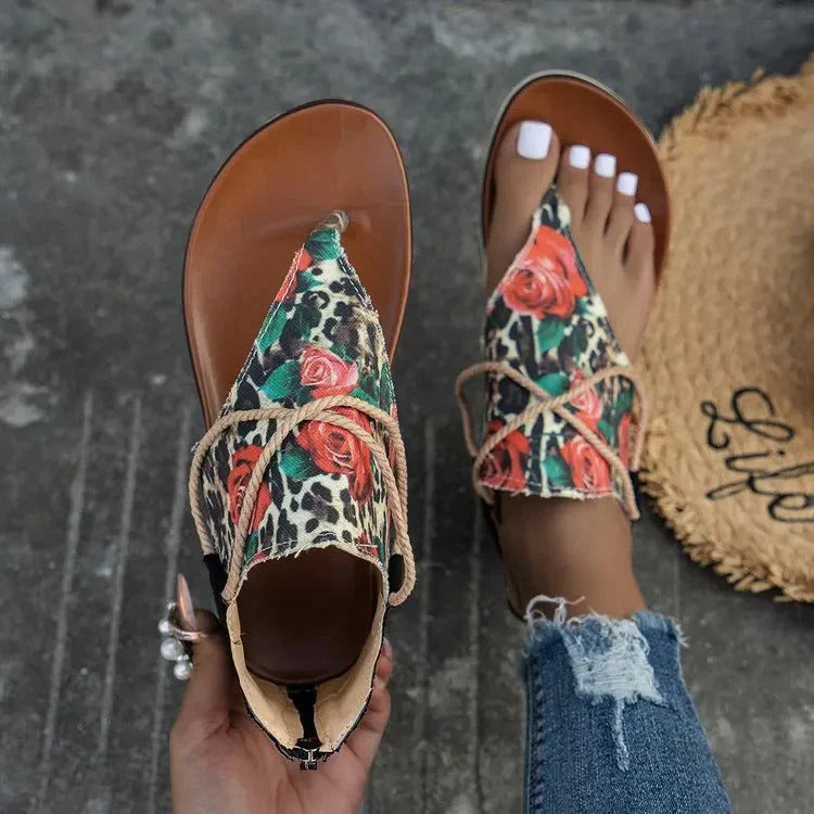 Zavando – Stylische Sandalen mit Print