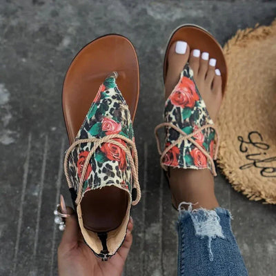 Zavando – Stylische Sandalen mit Print